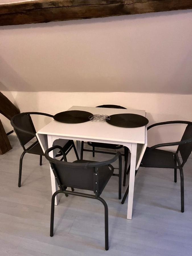 Chablis: Grand Studio En Plein Centre Ville المظهر الخارجي الصورة